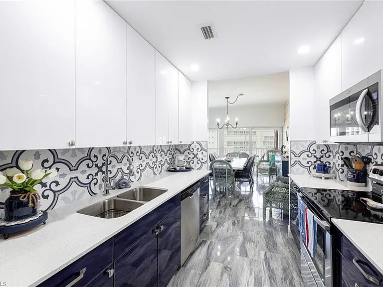 1 Bluebill Ave #803 — Photo 9