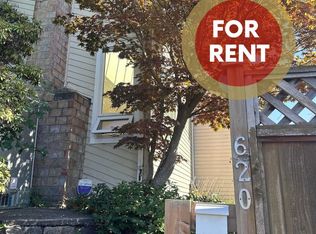 620 Mahon Ave, North Vancouver, BC V7M 2R9