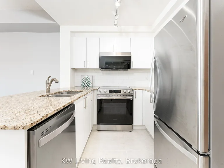 8 Maison Parc Ct #703 — Photo 2