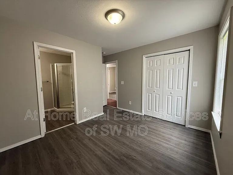 2940 W Walnut St — Photo 12