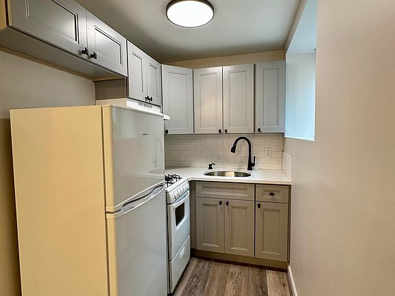 4th image of 64 Joline Ave #2