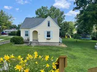 1317 Pleasantview Ave, Waukesha, WI 53188