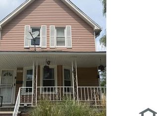 8817 Blaine Ave, Cleveland, OH 44106