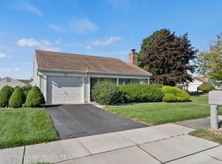 31 Oakham Row, Manchester, NJ 08759