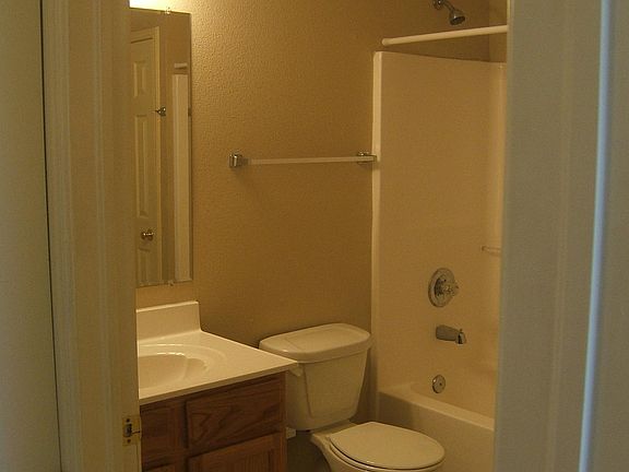 2nd image of 301 McClintock Dr Ste 4