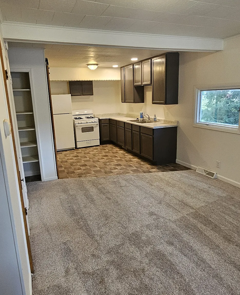 2 bed, 950 sqft, $1,025 — Photo 1