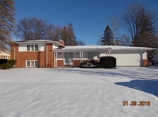 3260 Murray Hill Dr, Saginaw, MI 48601