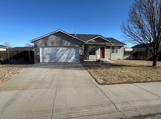 940 SW Isaac Ln, Mountain Home, ID 83647