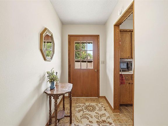 5th image of 808 Mimosa Dr