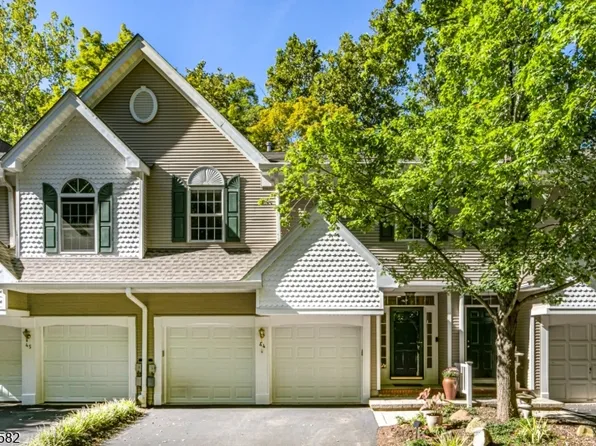 44 Rock Creek Woods Dr, Lambertville City, NJ 08530