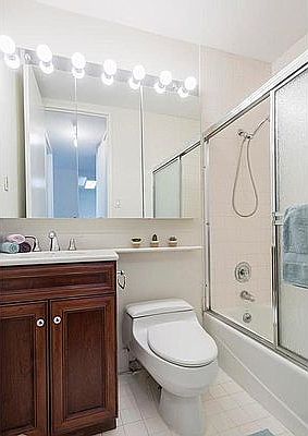 4th image of 235 E 40th St APT 18E