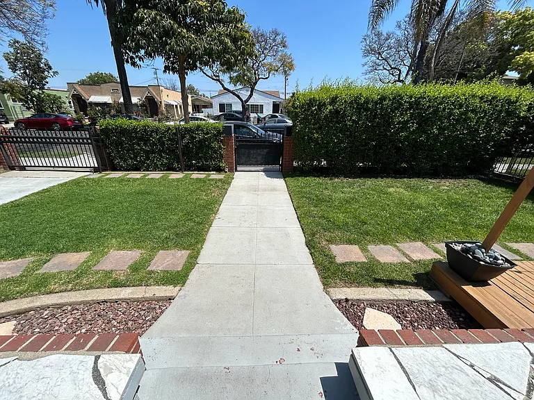 2335 Linden Ave — Photo 20