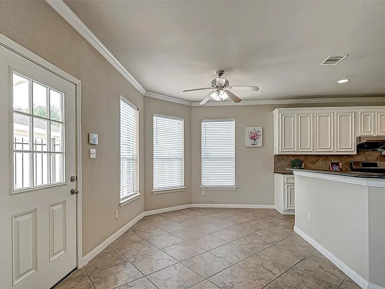 4602 Butler Springs Ln — Photo 16