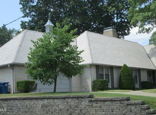 2405 Hillsdale Dr, Jefferson City, MO 65109