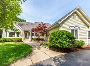3215 Cherry Hill Dr, Brookfield, WI 53045