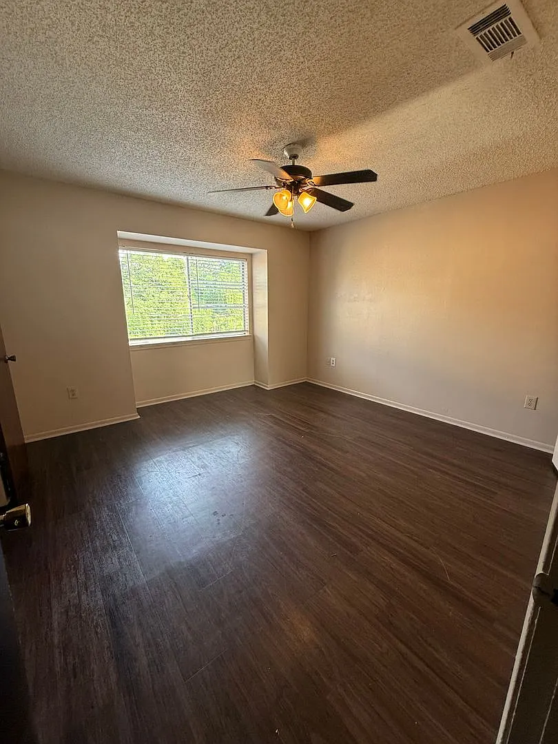 Gm 8848 Gsri Ave — Photo 4