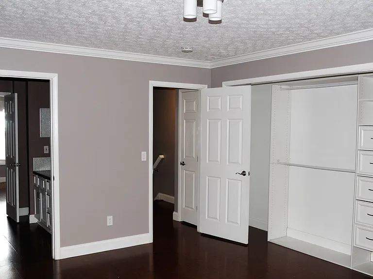 4705 Athalia Dr — Photo 16