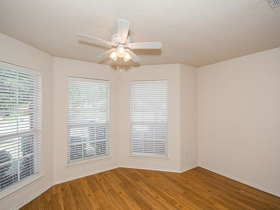 4th image of 1005 Margaret Dr
