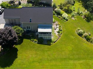 62 Everett Park, New London, NH 03257