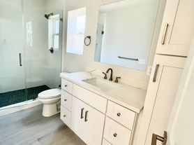 1701 W Victory Blvd, Burbank, CA