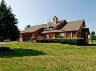 6 S High Point Dr, Round Lake, IL 60073