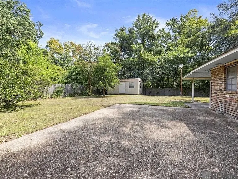 1369 Crescent Dr — Photo 16