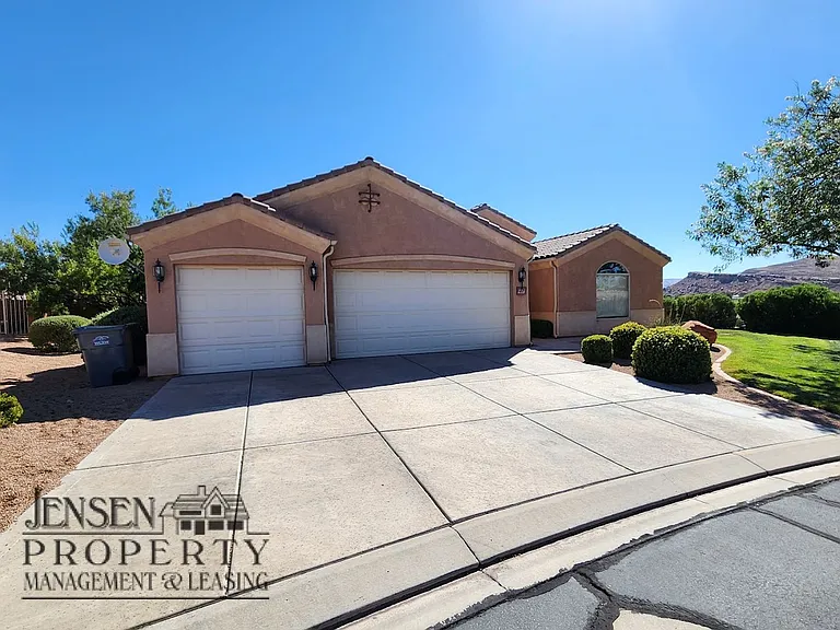 1630 E 2450 S #216 — Photo 1