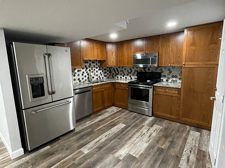 1925 Nueva Vista Dr #B — Photo 8