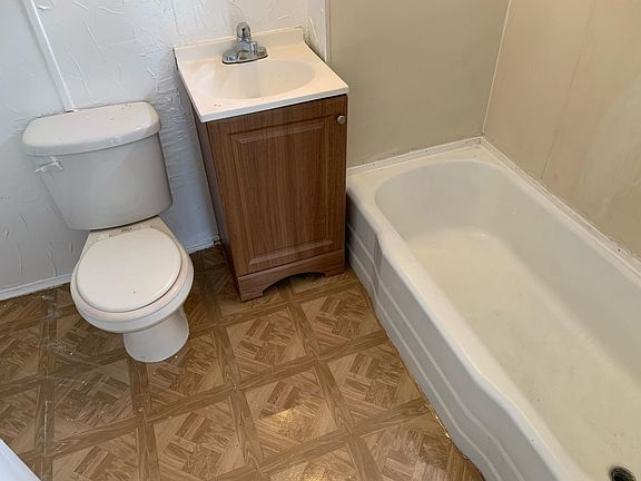 4th image of 833 37th Ave S