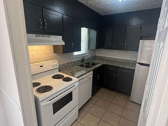 3rd image of 506 Whitehall Ln