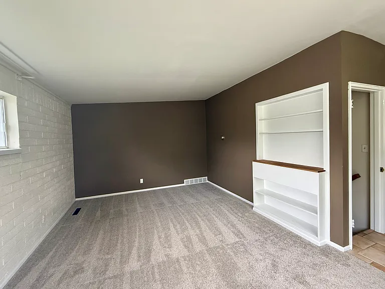 883 N 1000 E — Photo 4