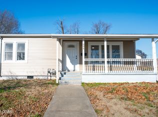 406 Maple St, Greenfield, MO 65661