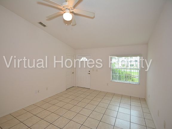 3rd image of 15 Buttonwood Ln