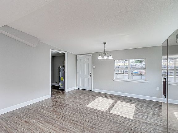 5th image of 1002 NE 1st St