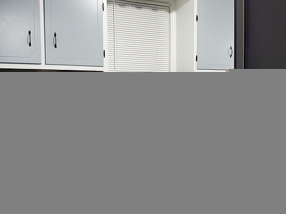 4th image of 744 Aster Ave