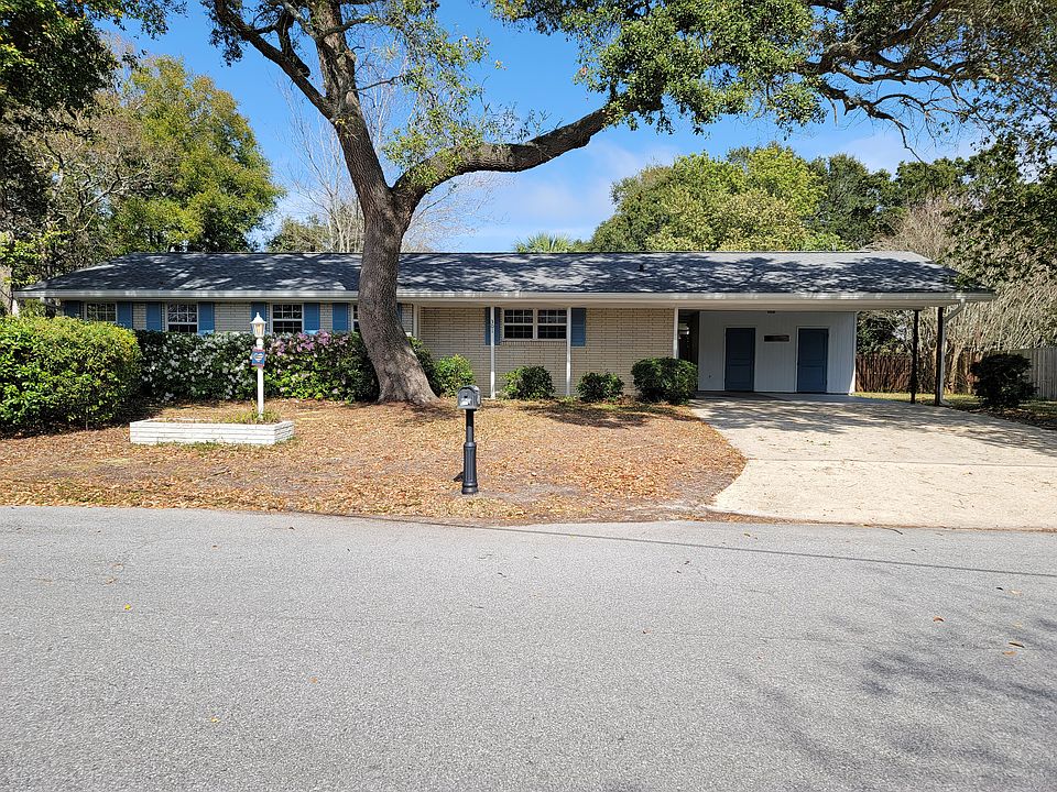 1st image of 301 Poinciana Dr