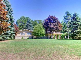 2085 S Lake Leelanau Dr, Lake Leelanau, MI 49653