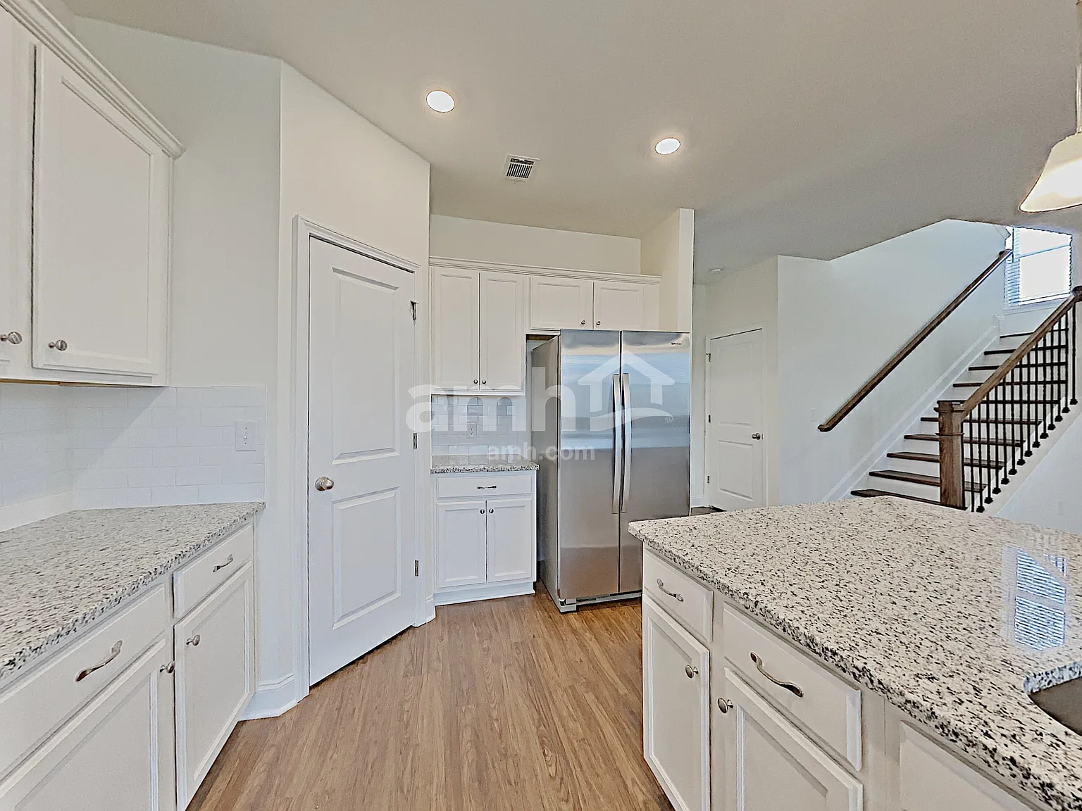 3 bed, 2.5 bath, 1920 sqft, $2,415 — Photo 4