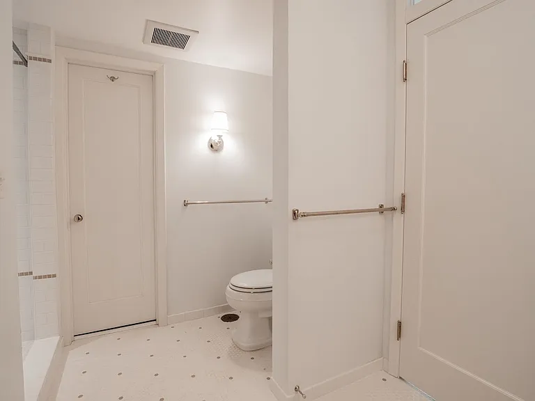 4527 SW 29th Ave — Photo 17