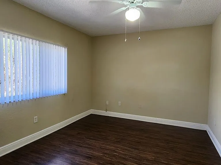 280 Crestwood Cir #204 — Photo 8