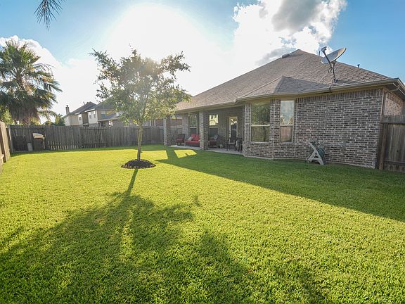 2nd image of 1744 N Meridian Greens Dr