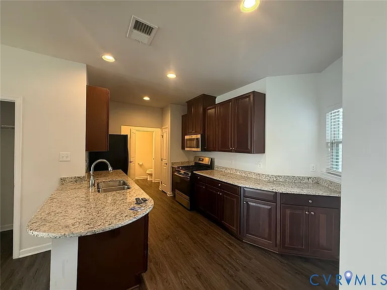 7983 Wistar Woods Ct — Photo 10