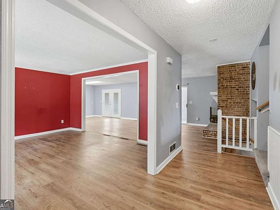 5th image of 4362 White Oak Dr
