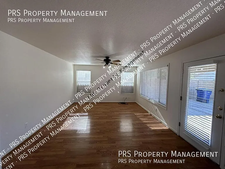 1963 W Thompson Way — Photo 16
