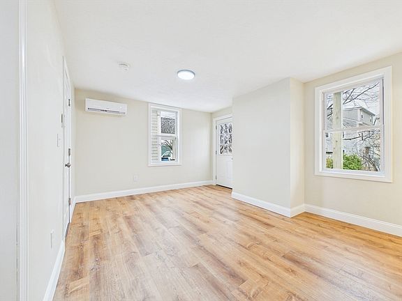 4th image of 24 Middle St