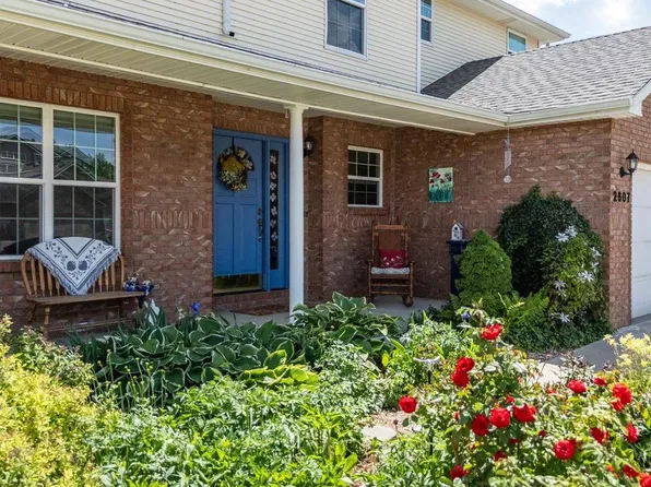 2607 Falcon Dr, Longmont, CO 80503