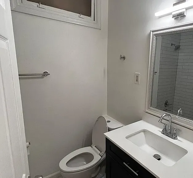 1522 V St SE #4 — Photo 15
