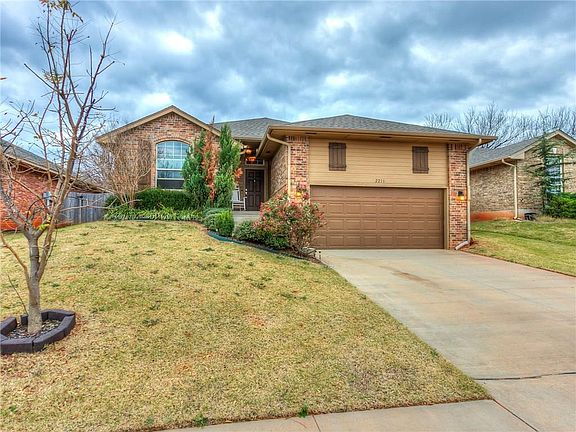 2nd image of 2216 Diana Dr