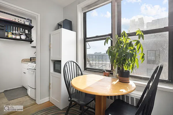 Dining area, photo 1