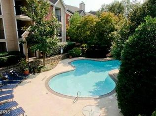 3305 Wyndham Cir APT 151, Alexandria, VA 22302